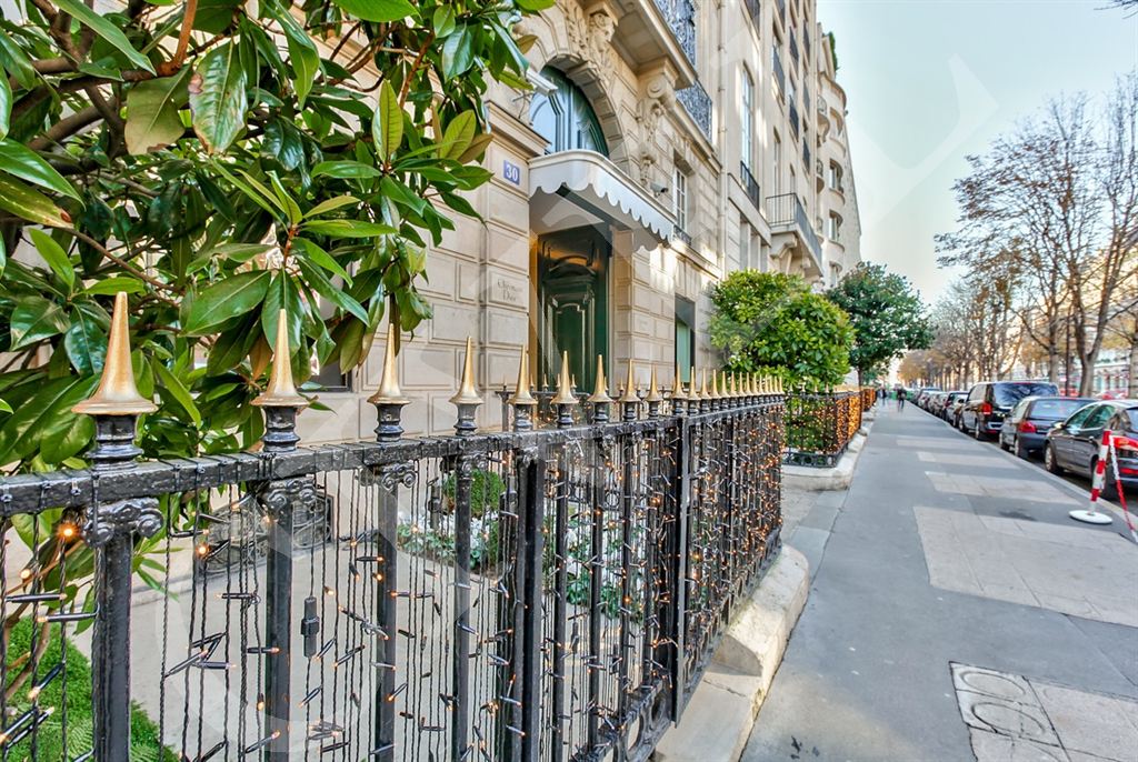 Acheter AVENUE MONTAIGNE